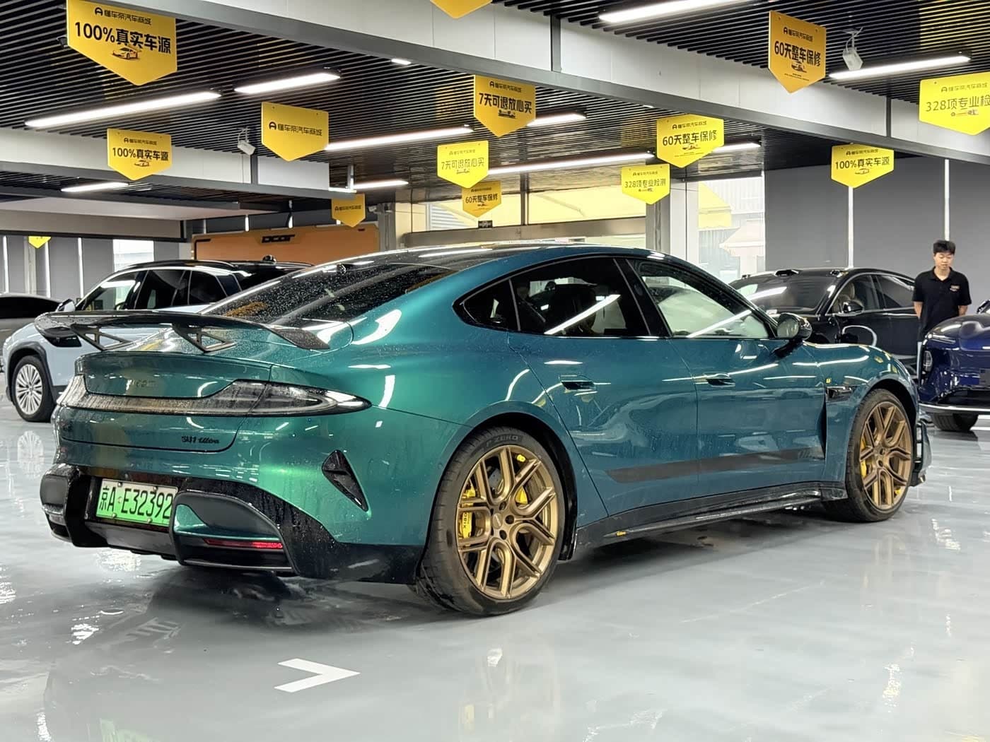 2025 Xiaomi Auto Xiaomi SU7 Ultra Green, 10,000 km, China export – photo 10