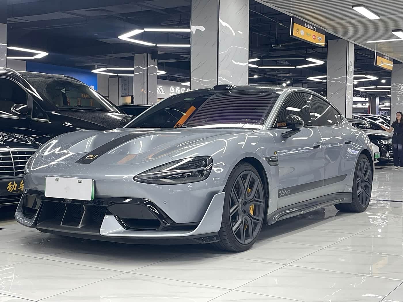 2025 Xiaomi Auto Xiaomi SU7 Ultra 银灰色, 8,110 km, China export – photo 1