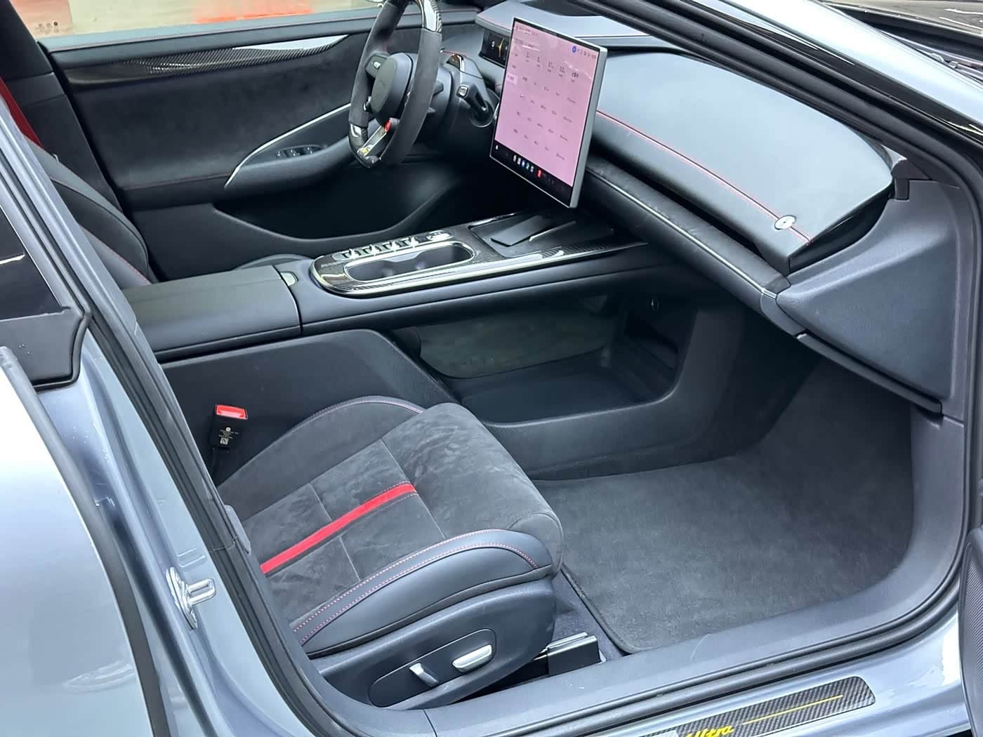 2025 Xiaomi Auto Xiaomi SU7 Ultra 银灰色, 2,000 km, China export – photo 17