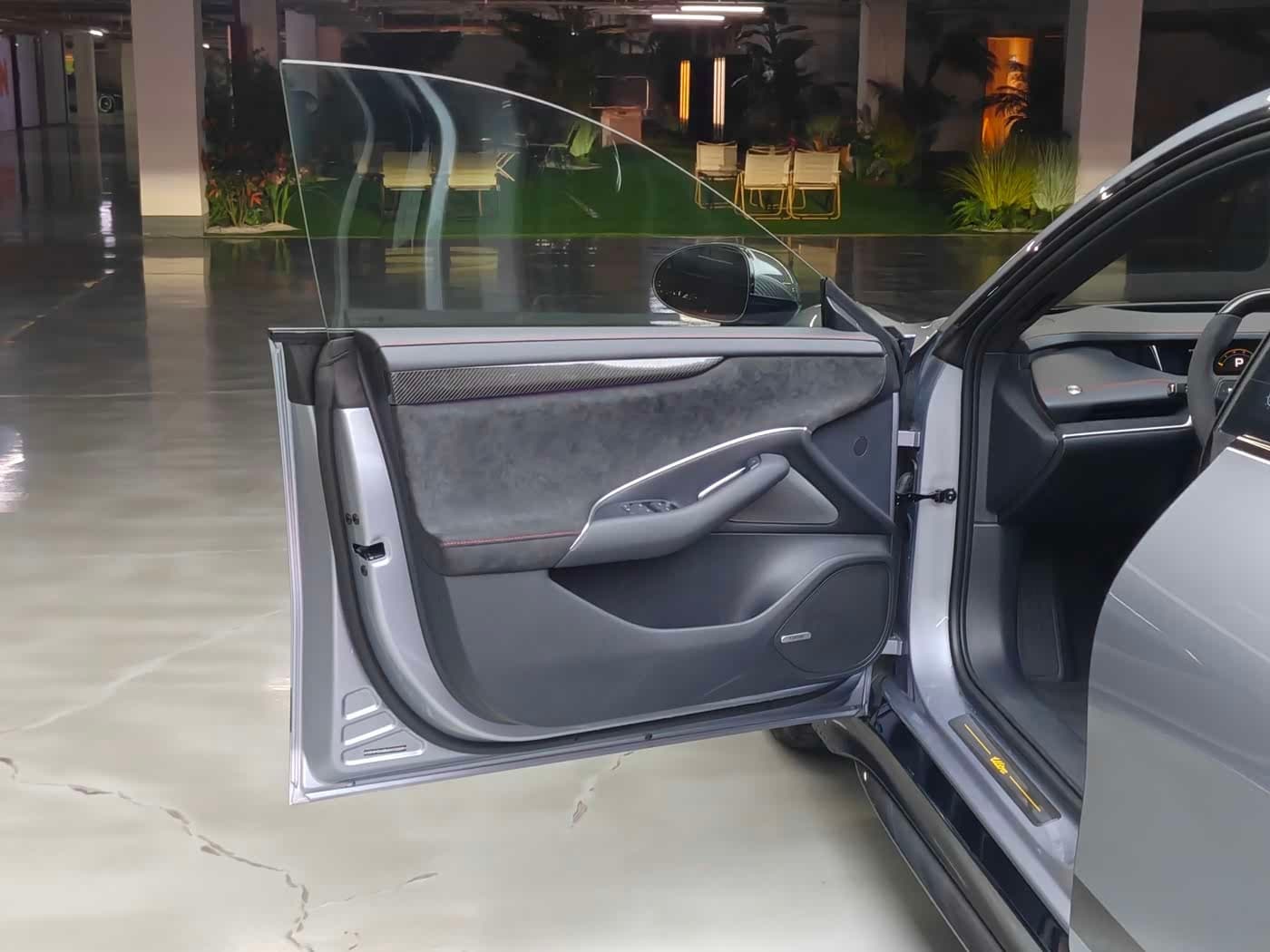 2025 Xiaomi Auto Xiaomi SU7 Ultra 银灰色, 12,000 km, China export – photo 7