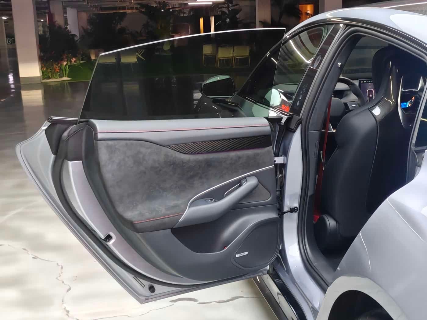 2025 Xiaomi Auto Xiaomi SU7 Ultra 银灰色, 12,000 km, China export – photo 9