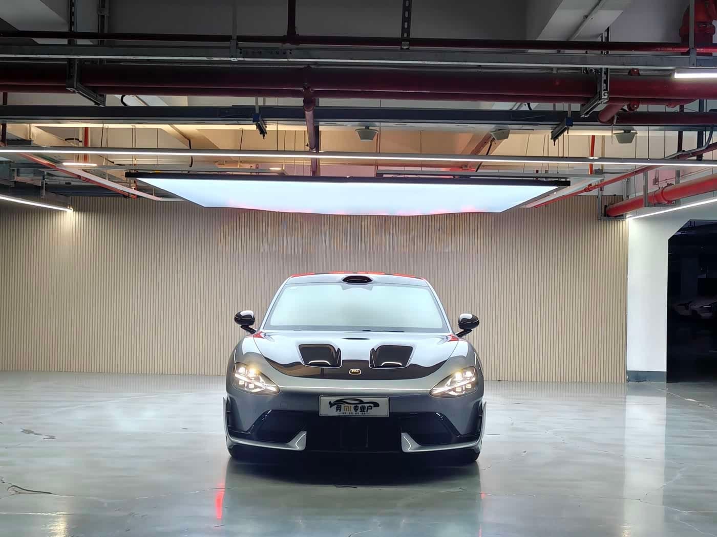 2025 Xiaomi Auto Xiaomi SU7 Ultra 银灰色, 12,000 km, China export – photo 2