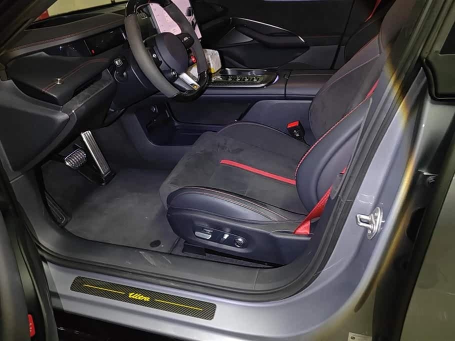2025 Xiaomi Auto Xiaomi SU7 Ultra 银灰色, 28,700 km, China export – photo 9