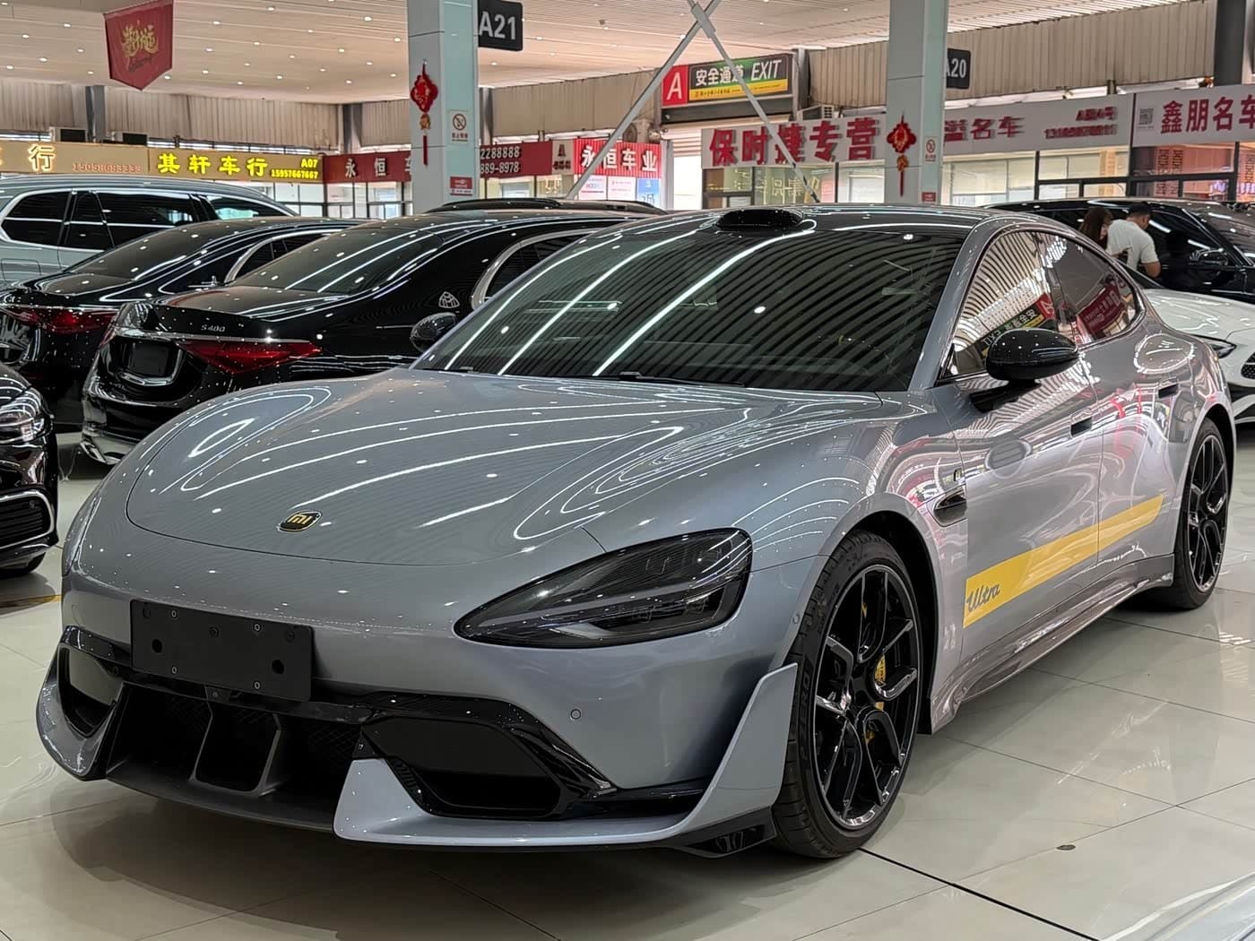 2025 Xiaomi Auto Xiaomi SU7 Ultra 银灰色, 16,000 km, China export – photo 1