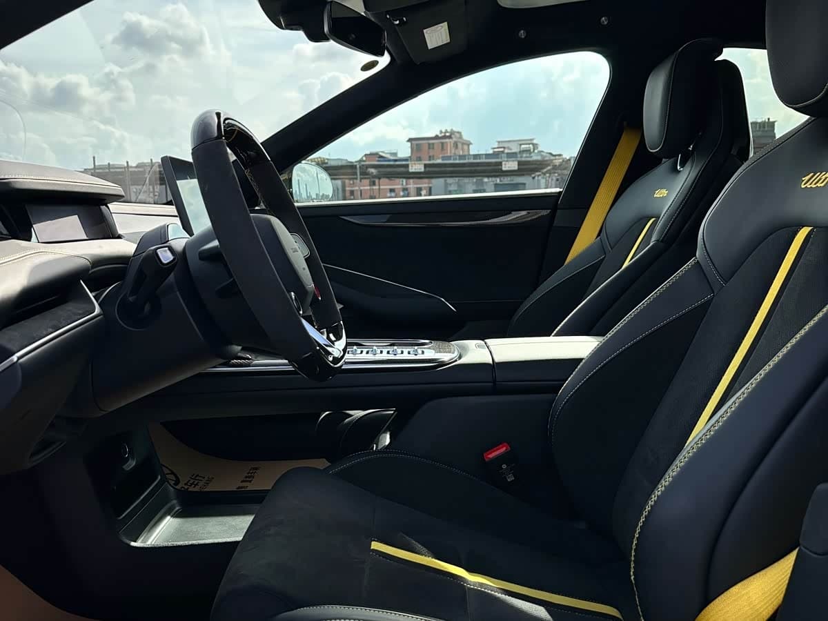 2025 Xiaomi Auto Xiaomi SU7 Ultra Yellow, 31,000 km, China export – photo 12