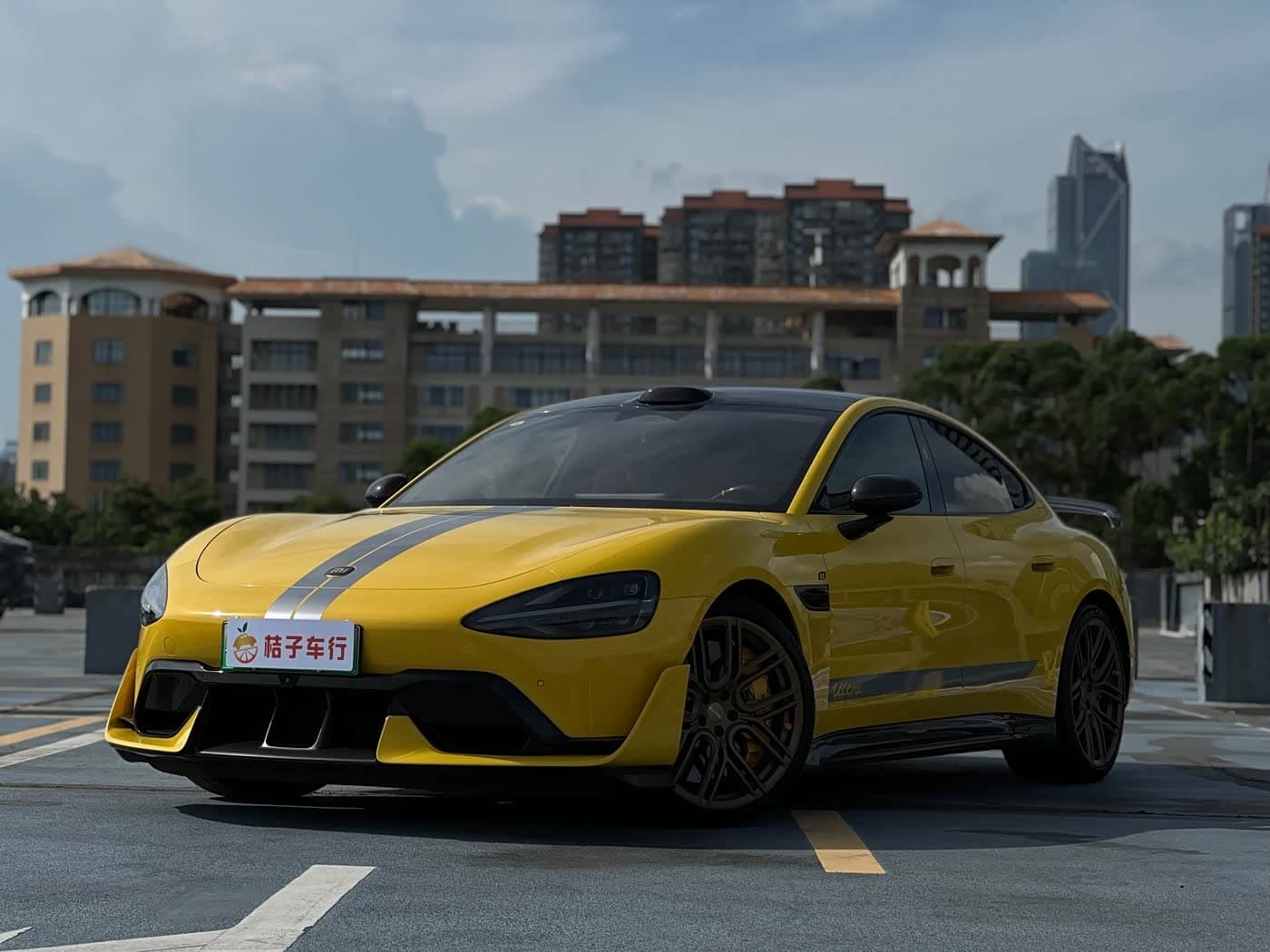 2025 Xiaomi Auto Xiaomi SU7 Ultra Yellow, 31,000 km, China export – photo 1