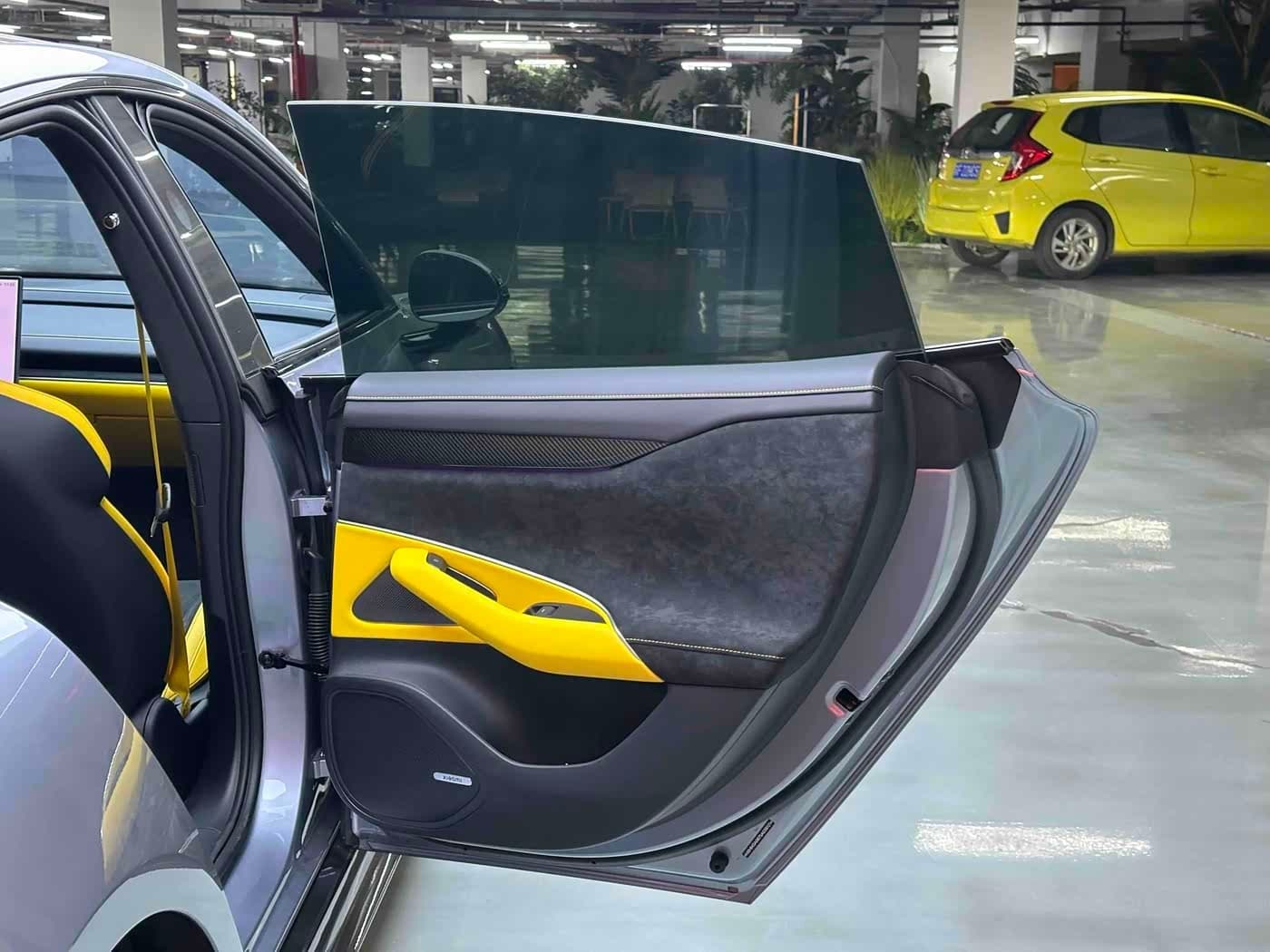 2025 Xiaomi Auto Xiaomi SU7 Ultra 银灰色, 7,000 km, China export – photo 13