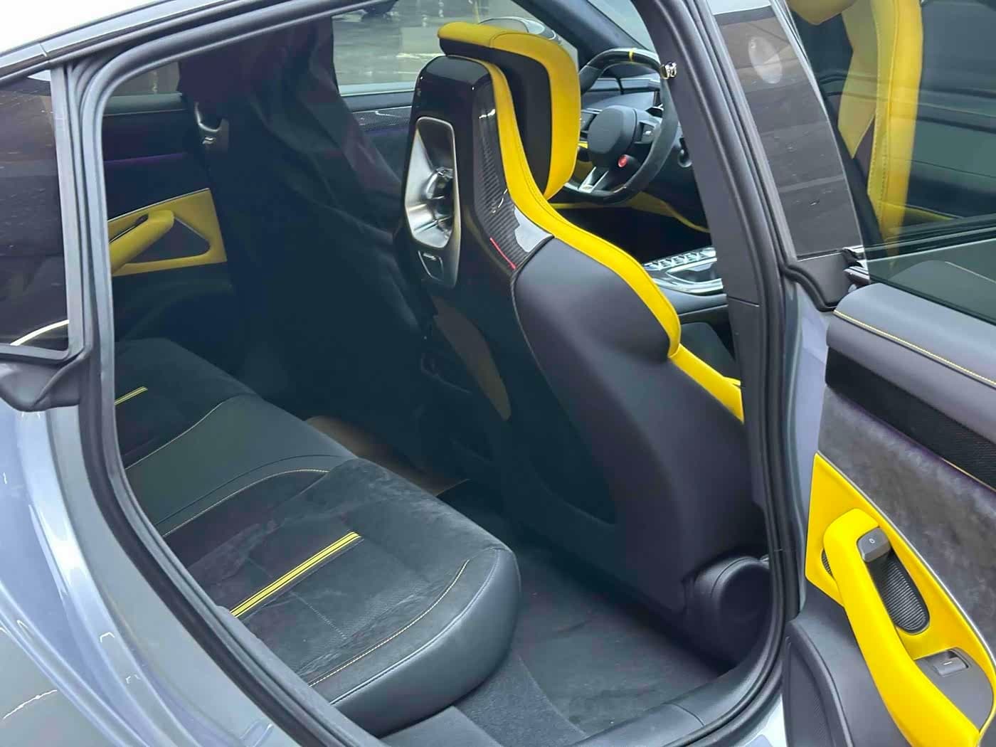 2025 Xiaomi Auto Xiaomi SU7 Ultra 银灰色, 7,000 km, China export – photo 12