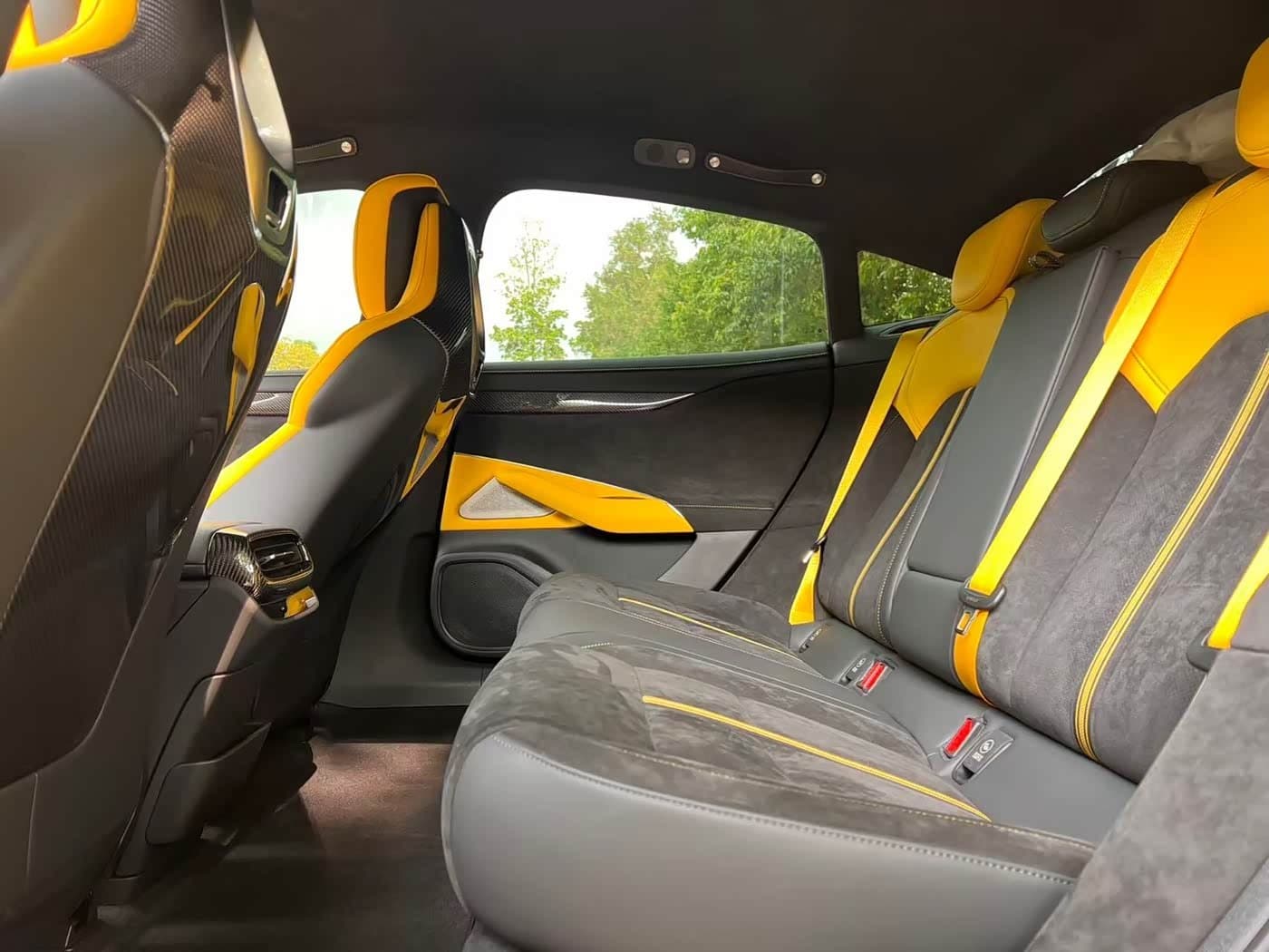 2025 Xiaomi Auto Xiaomi SU7 Ultra Yellow, 4,800 km, China export – photo 18