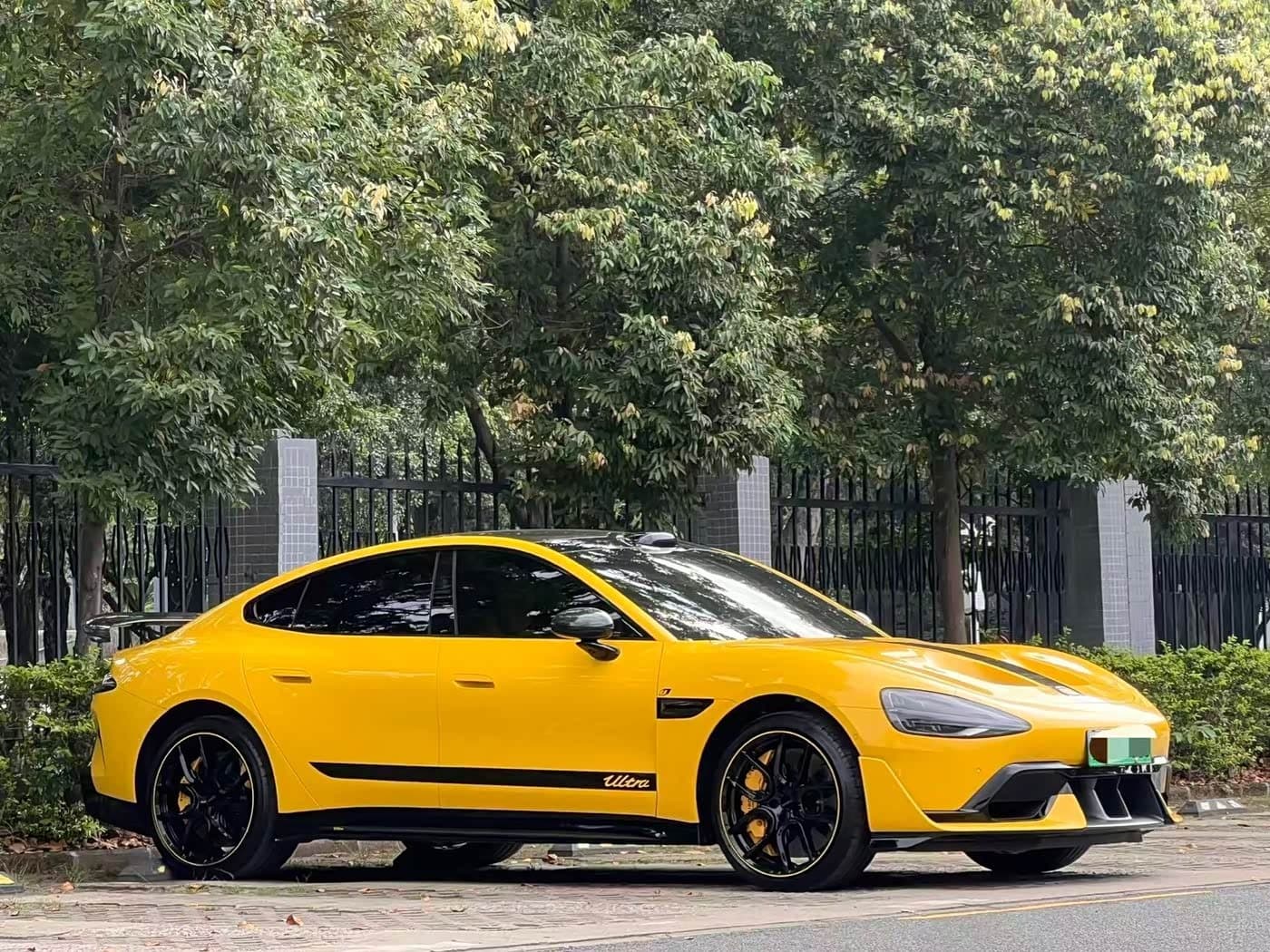 2025 Xiaomi Auto Xiaomi SU7 Ultra Yellow, 4,800 km, China export – photo 3