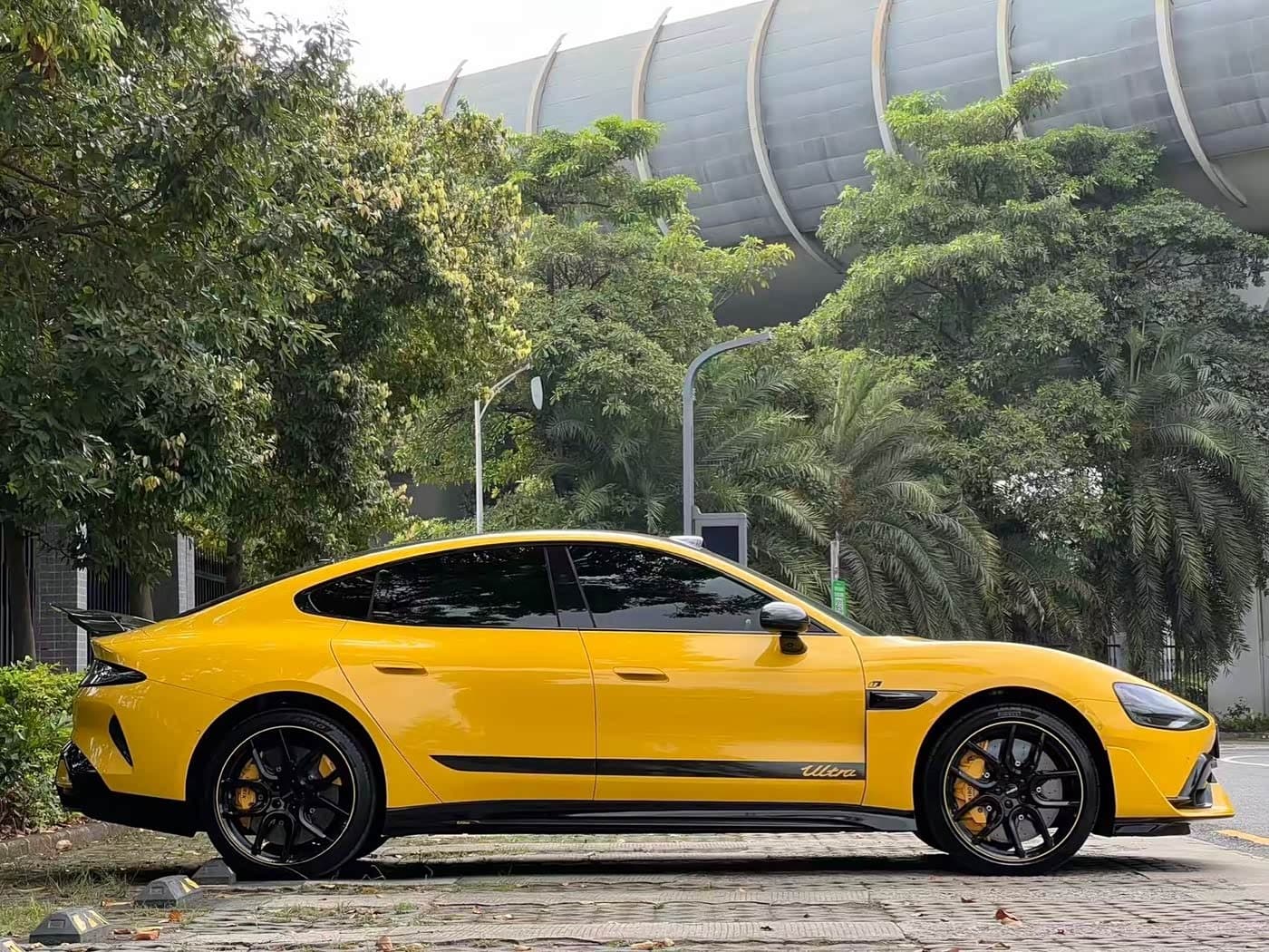 2025 Xiaomi Auto Xiaomi SU7 Ultra Yellow, 4,800 km, China export – photo 7