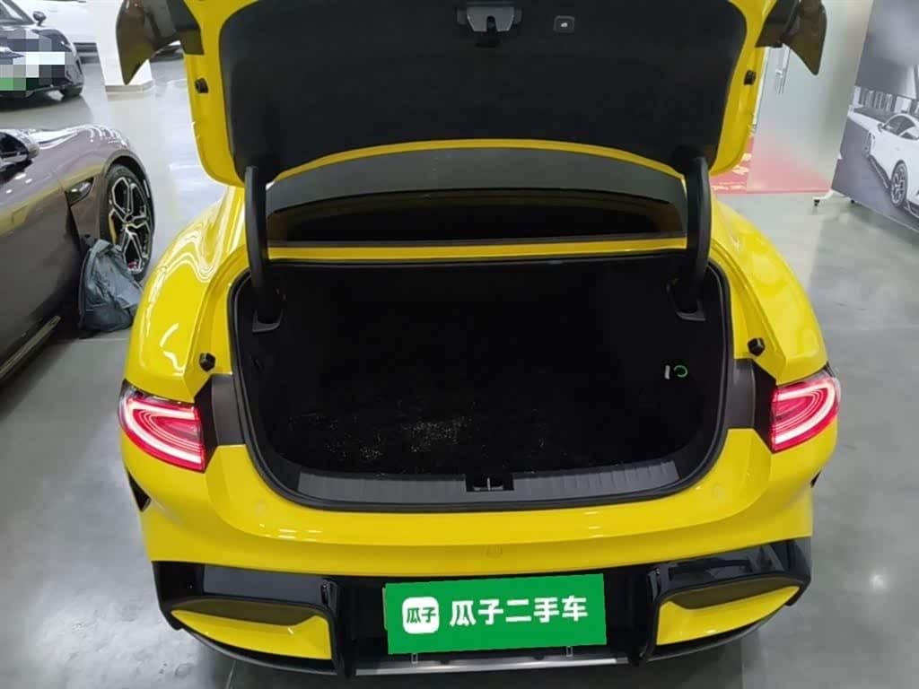 2025 Xiaomi Auto Xiaomi SU7 Ultra Yellow, 16,300 km, China export – photo 18