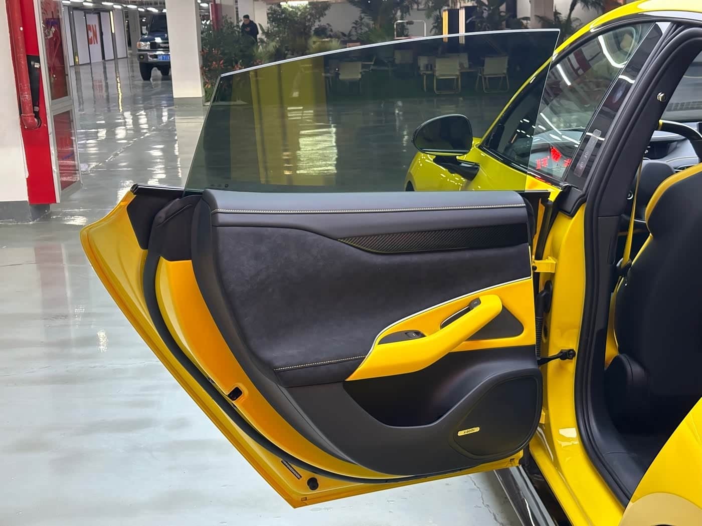 2025 Xiaomi Auto Xiaomi SU7 Ultra Yellow, 7,000 km, China export – photo 8
