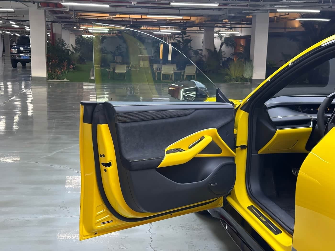 2025 Xiaomi Auto Xiaomi SU7 Ultra Yellow, 7,000 km, China export – photo 6
