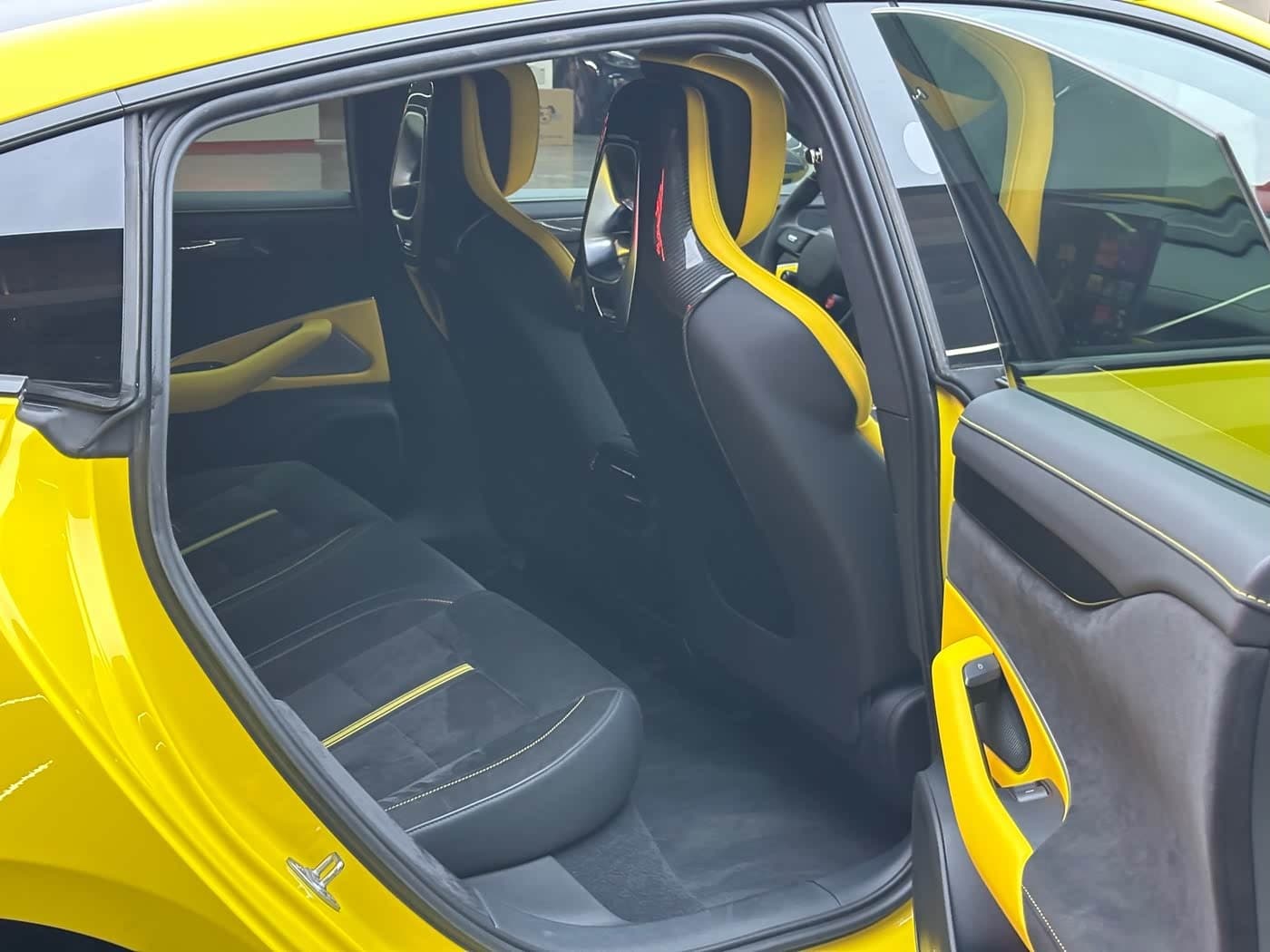 2025 Xiaomi Auto Xiaomi SU7 Ultra Yellow, 7,000 km, China export – photo 11