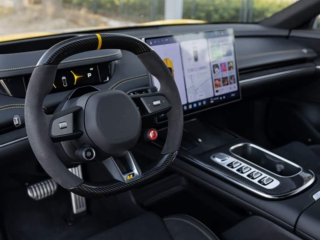 2025 Xiaomi Auto Xiaomi SU7 Ultra Yellow, 9,400 km, China export – photo 11