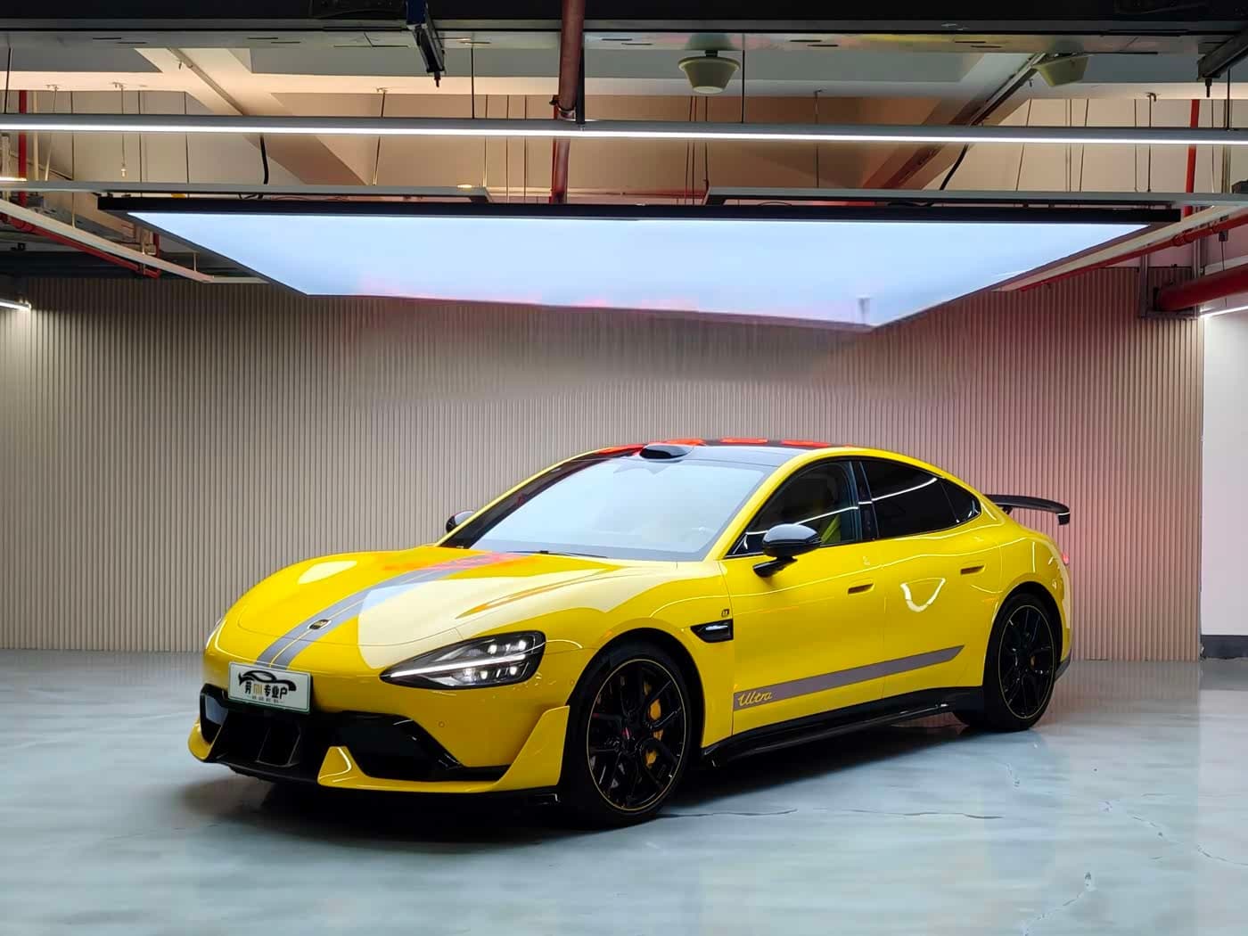 2025 Xiaomi Auto Xiaomi SU7 Ultra Yellow, 10,000 km, China export – photo 1