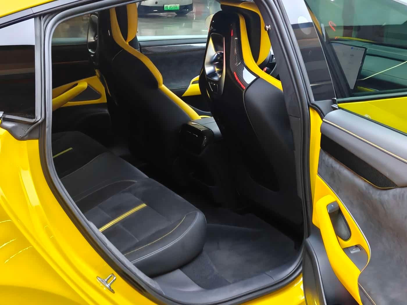 2025 Xiaomi Auto Xiaomi SU7 Ultra Yellow, 10,000 km, China export – photo 15