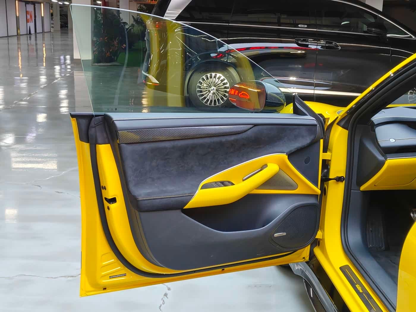 2025 Xiaomi Auto Xiaomi SU7 Ultra Yellow, 10,000 km, China export – photo 6