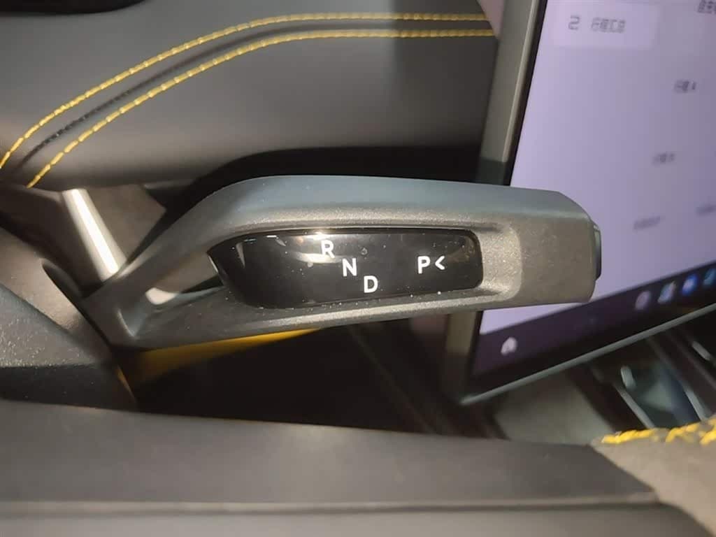 2025 Xiaomi Auto Xiaomi SU7 Ultra Green, 10,100 km, China export – photo 14