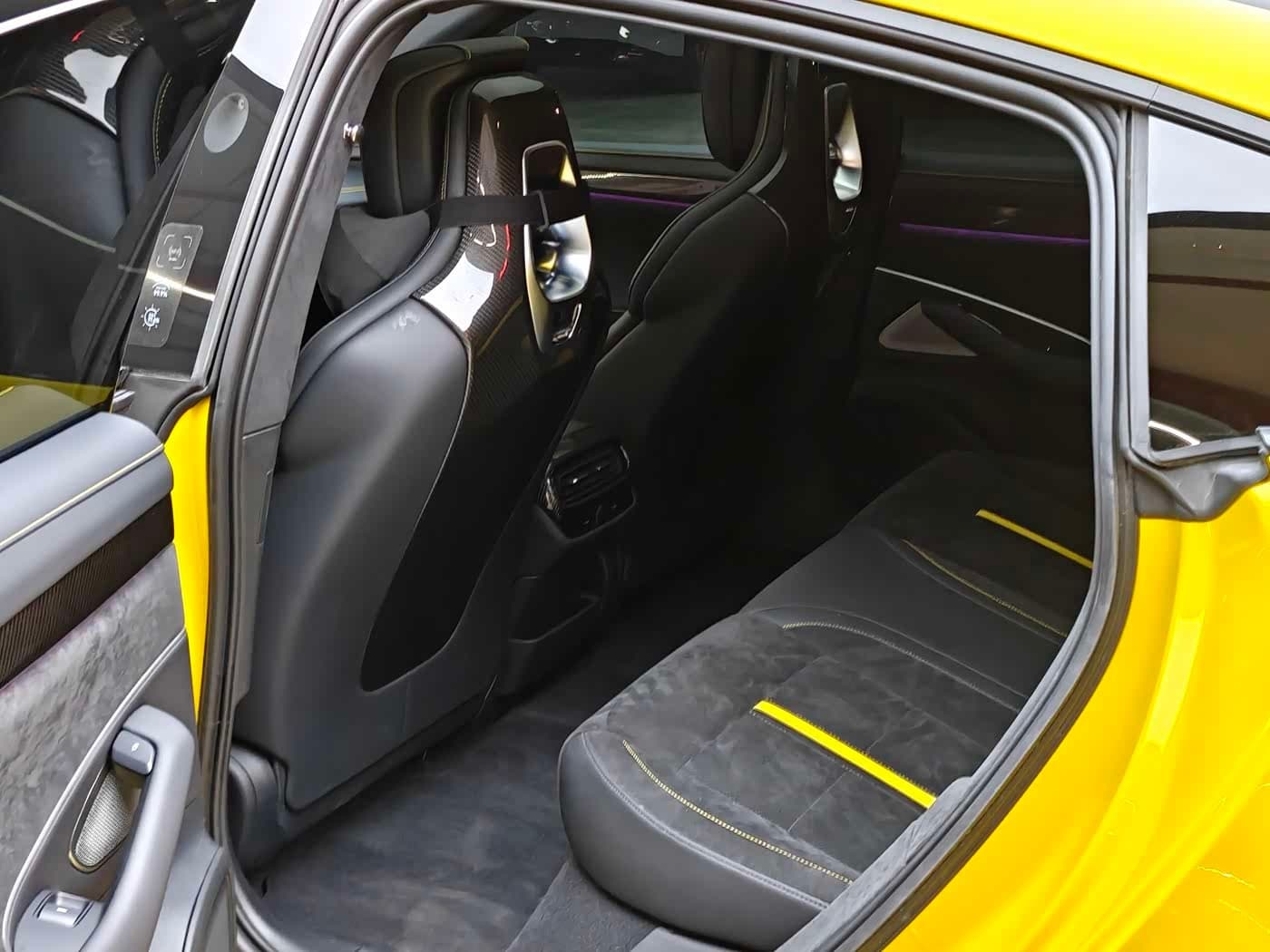 2025 Xiaomi Auto Xiaomi SU7 Ultra Yellow, 12,000 km, China export – photo 9