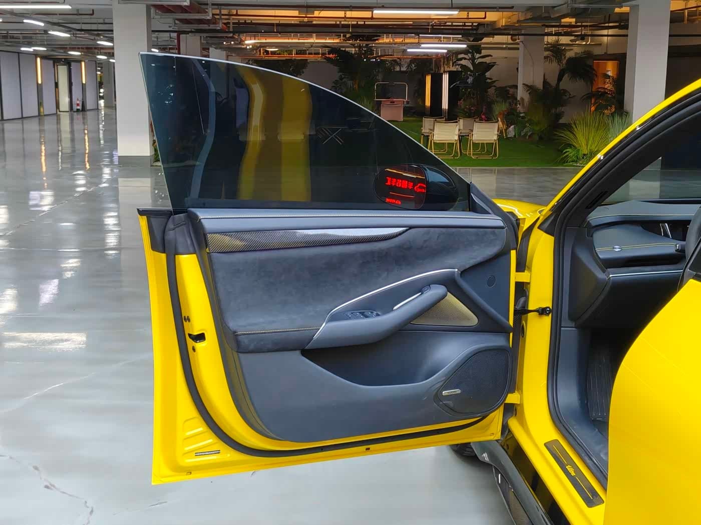 2025 Xiaomi Auto Xiaomi SU7 Ultra Yellow, 12,000 km, China export – photo 6