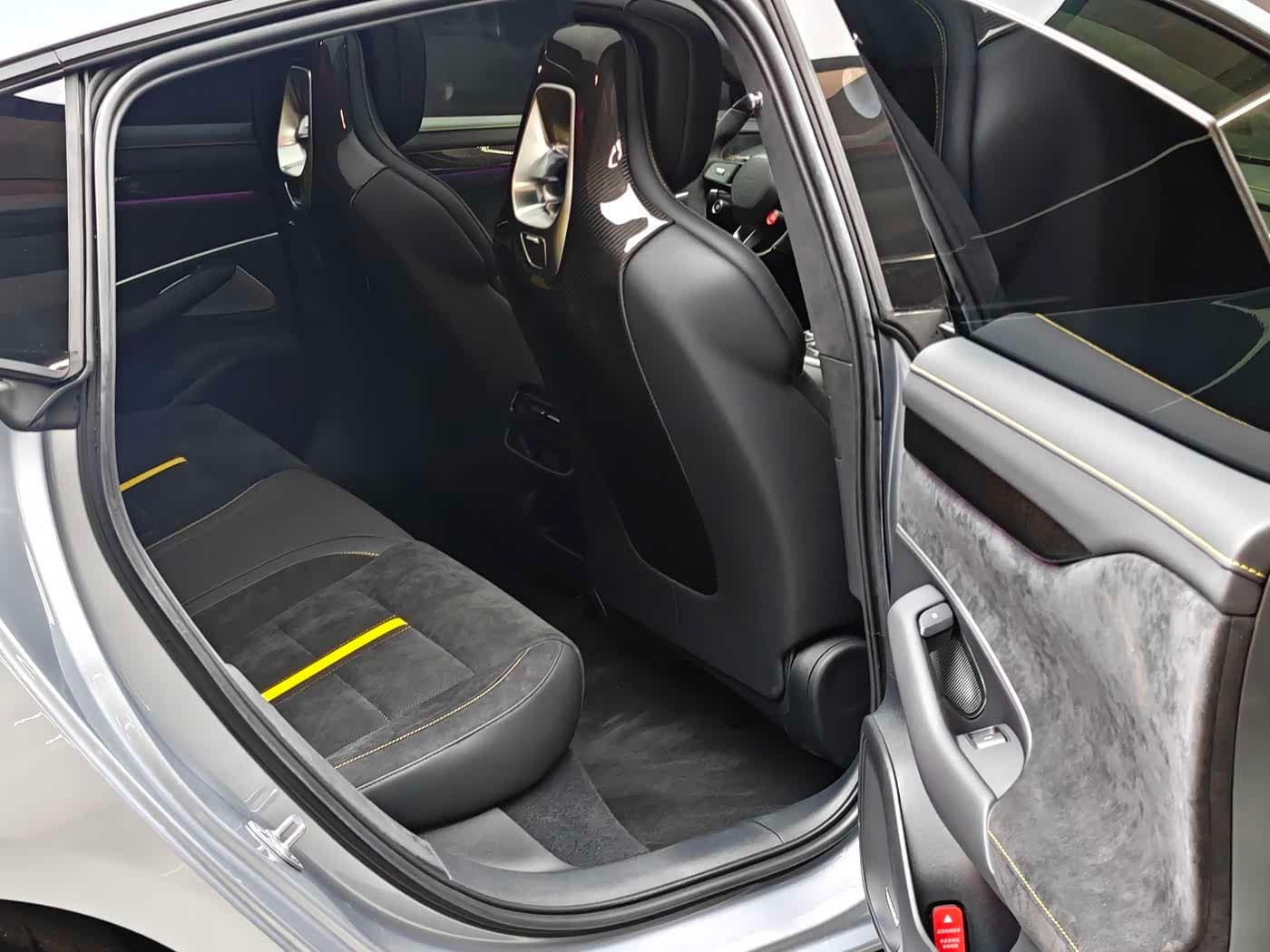 2025 Xiaomi Auto Xiaomi SU7 Ultra 银灰色, 1,800 km, China export – photo 15