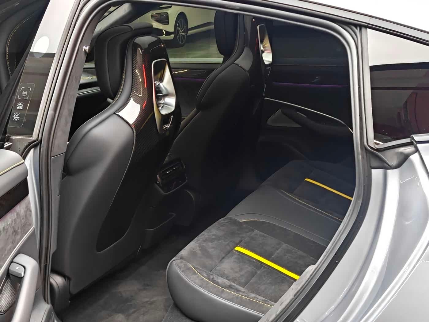 2025 Xiaomi Auto Xiaomi SU7 Ultra 银灰色, 1,800 km, China export – photo 9