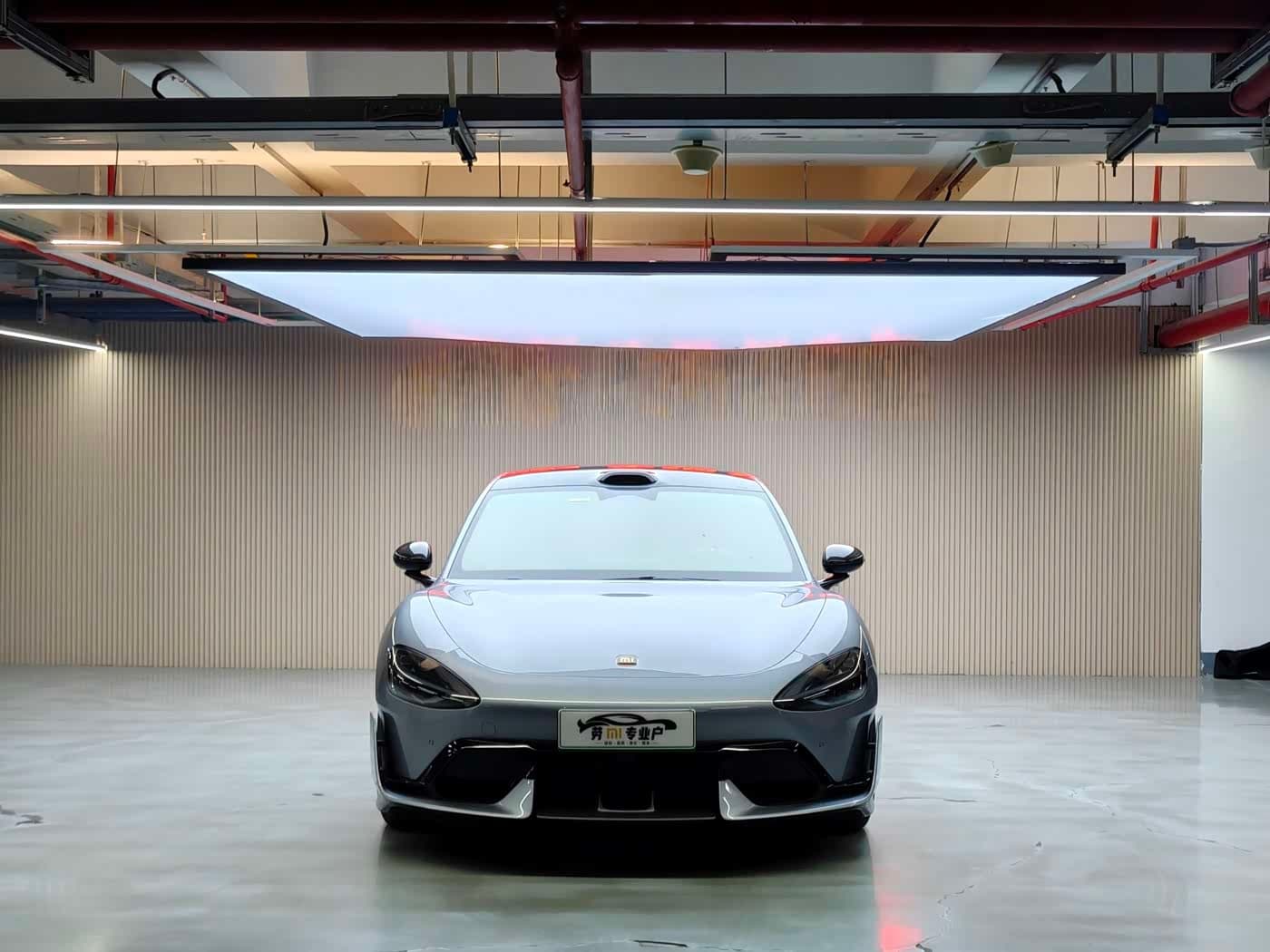 2025 Xiaomi Auto Xiaomi SU7 Ultra 银灰色, 1,800 km, China export – photo 2