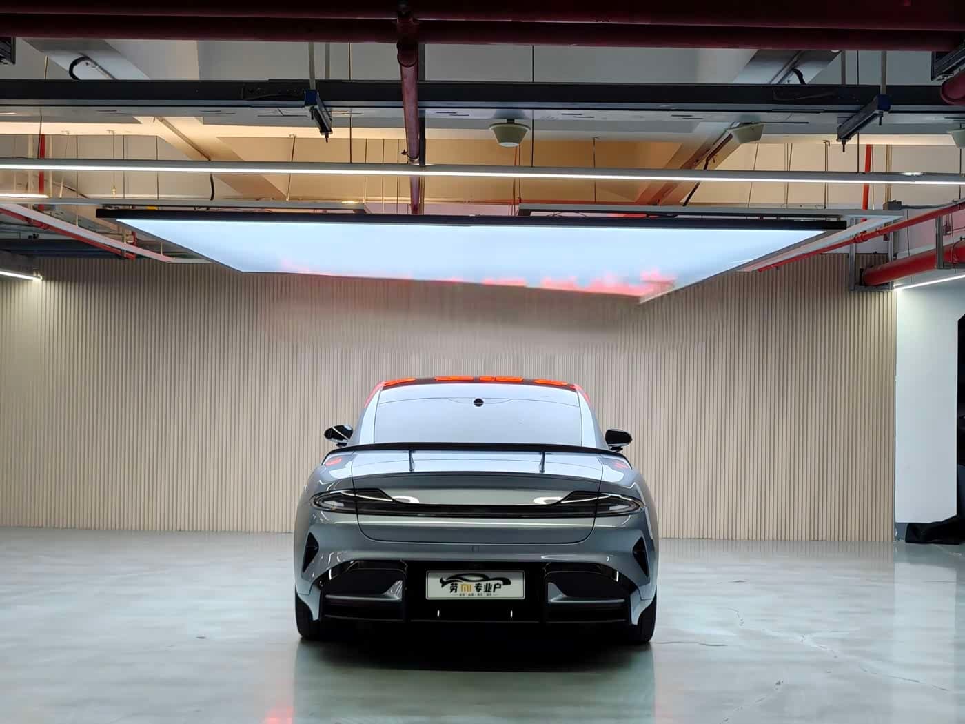 2025 Xiaomi Auto Xiaomi SU7 Ultra 银灰色, 1,800 km, China export – photo 19
