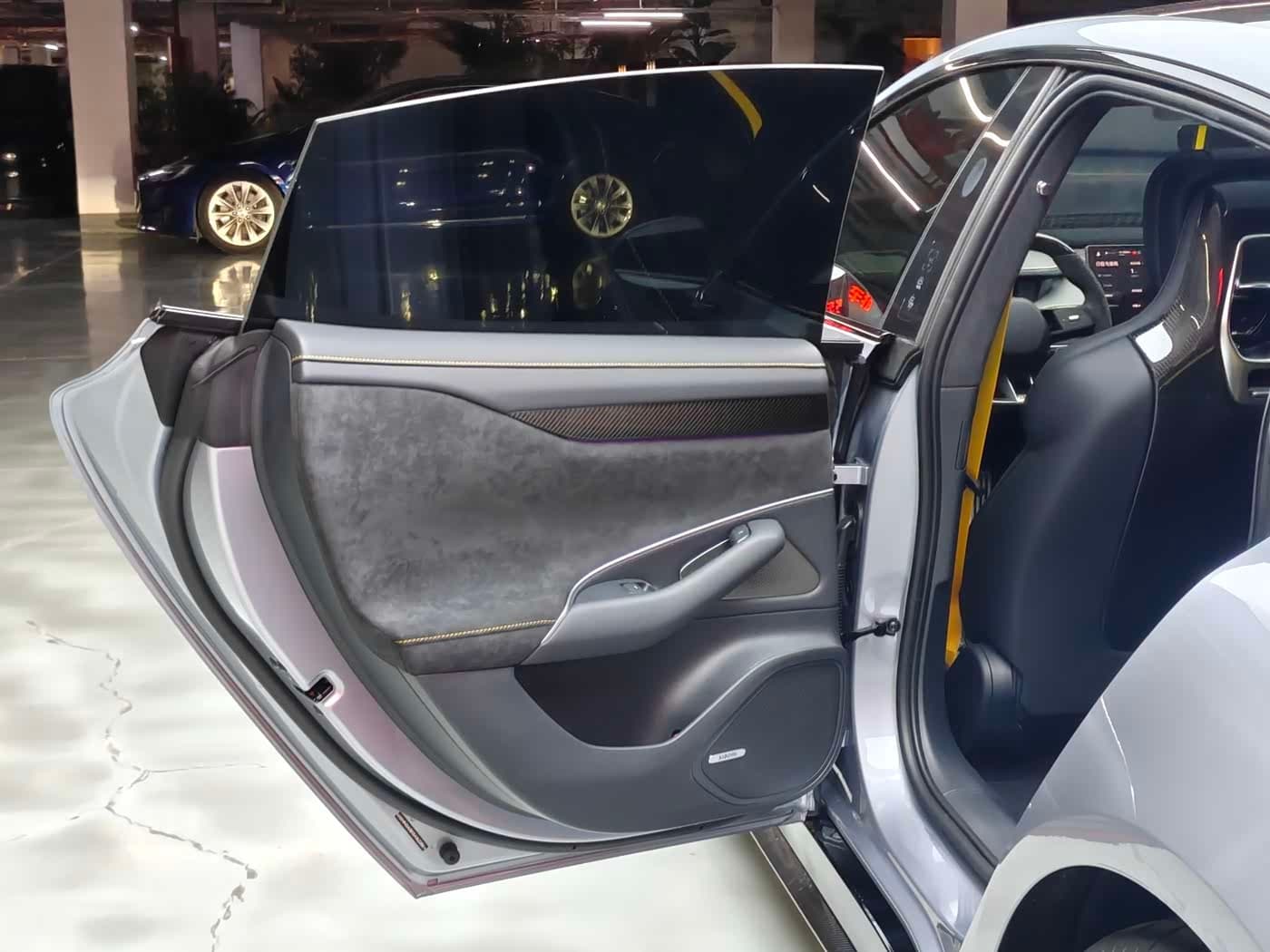 2025 Xiaomi Auto Xiaomi SU7 Ultra 银灰色, 1,800 km, China export – photo 8
