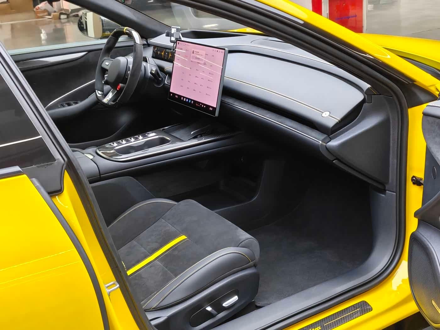 2025 Xiaomi Auto Xiaomi SU7 Ultra Yellow, 7,000 km, China export – photo 17