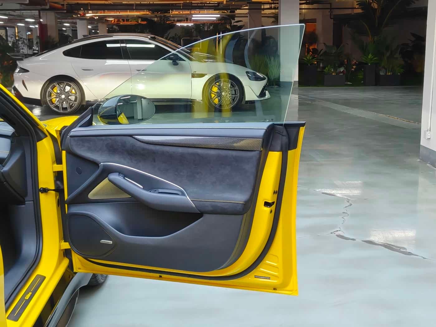 2025 Xiaomi Auto Xiaomi SU7 Ultra Yellow, 7,000 km, China export – photo 16