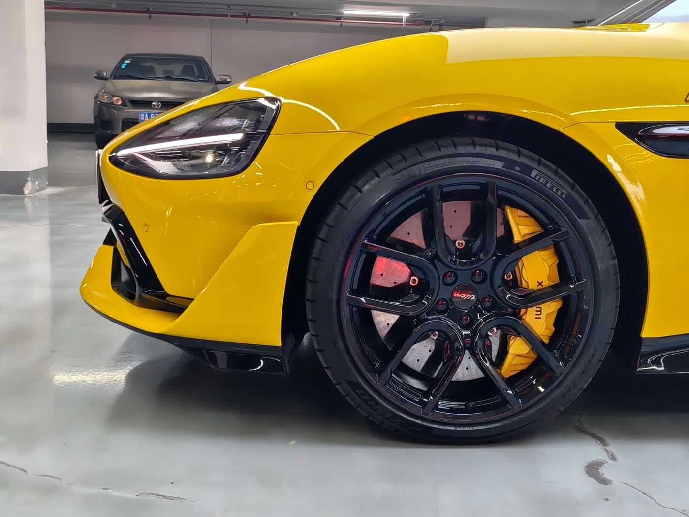 2025 Xiaomi Auto Xiaomi SU7 Ultra Yellow, 7,000 km, China export – photo 4