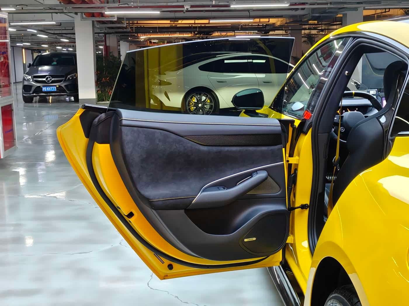 2025 Xiaomi Auto Xiaomi SU7 Ultra Yellow, 7,000 km, China export – photo 8