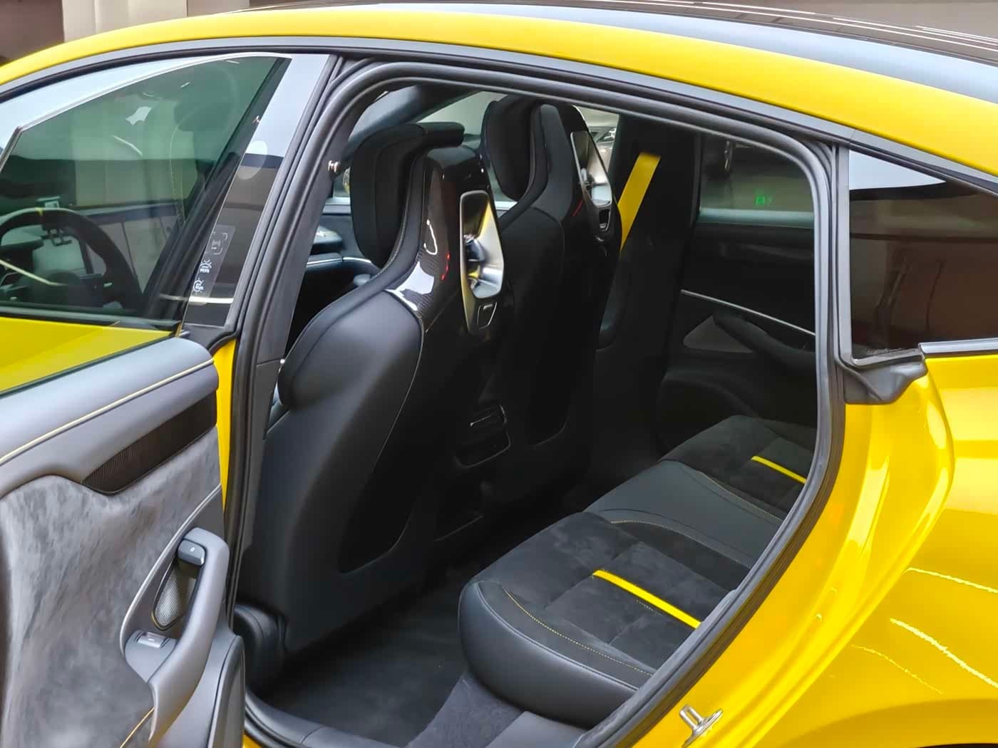 2025 Xiaomi Auto Xiaomi SU7 Ultra Yellow, 7,000 km, China export – photo 9