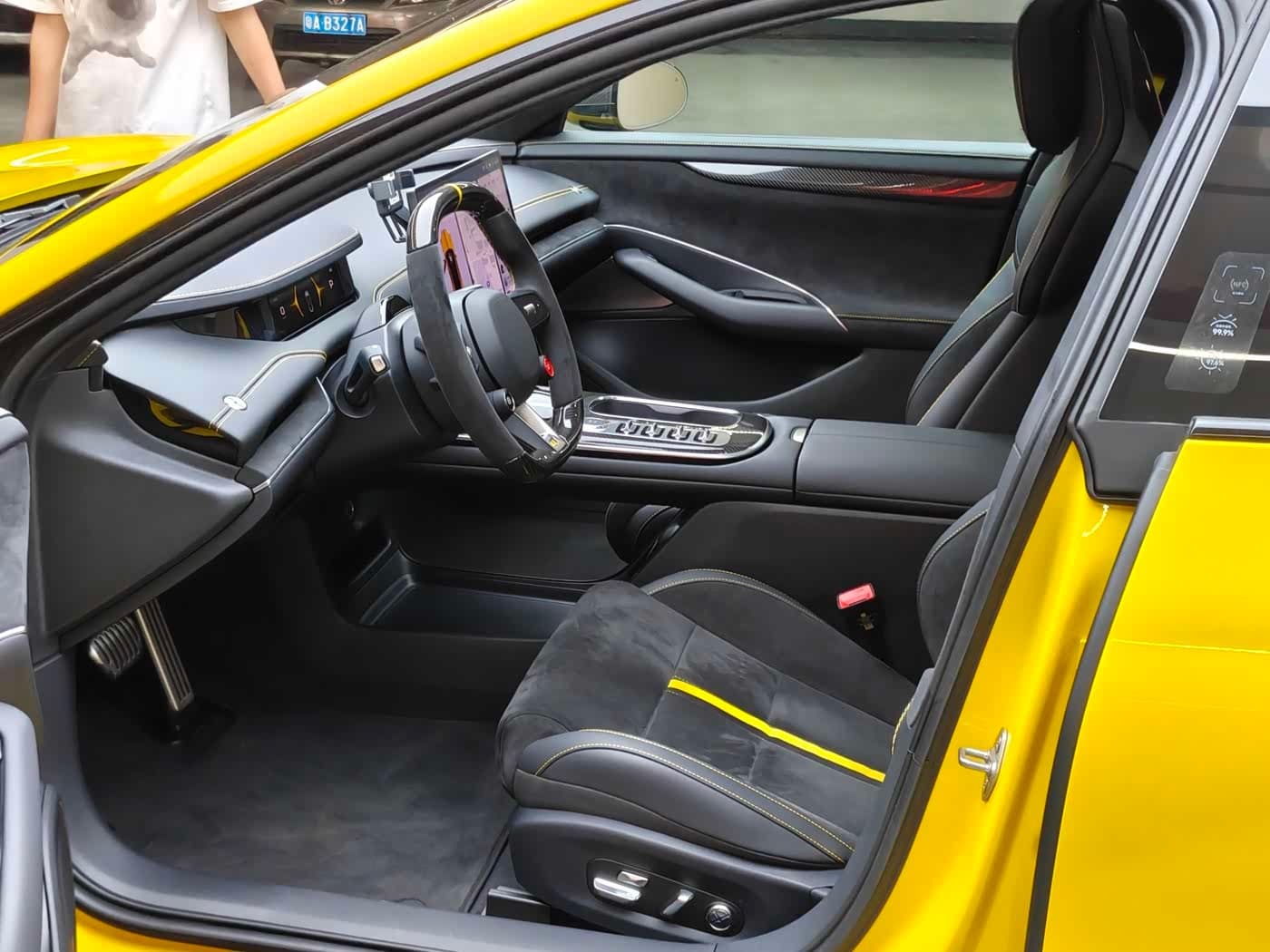 2025 Xiaomi Auto Xiaomi SU7 Ultra Yellow, 7,000 km, China export – photo 7