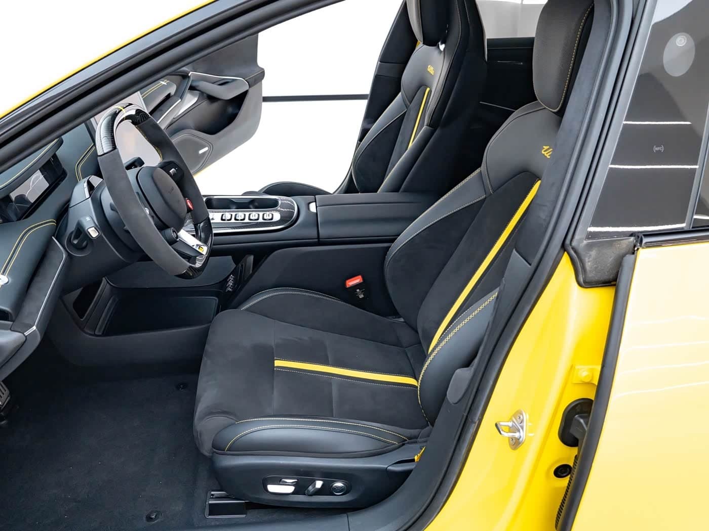 2025 Xiaomi Auto Xiaomi SU7 Ultra Yellow, 7,000 km, China export – photo 6