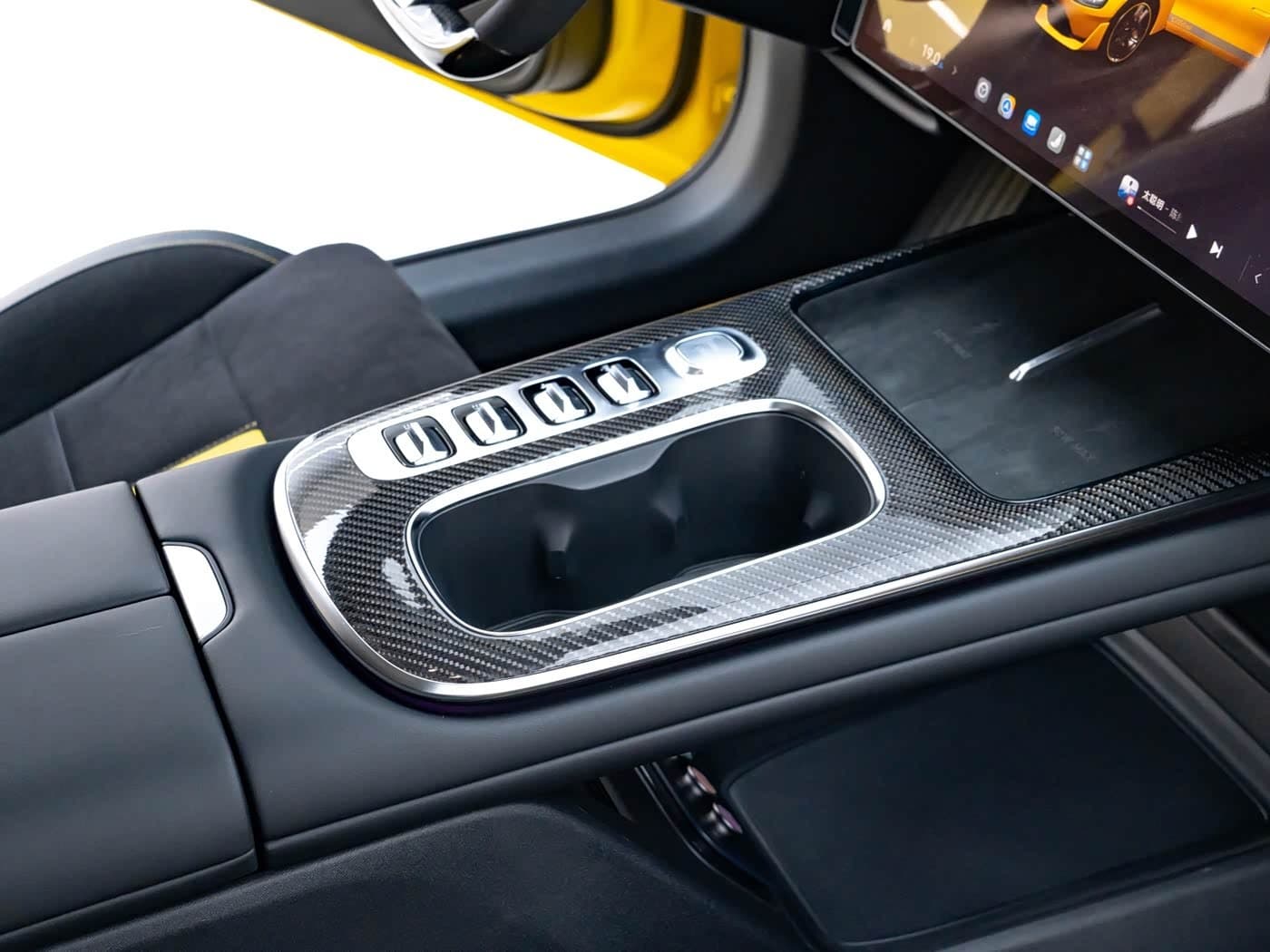 2025 Xiaomi Auto Xiaomi SU7 Ultra Yellow, 7,000 km, China export – photo 14
