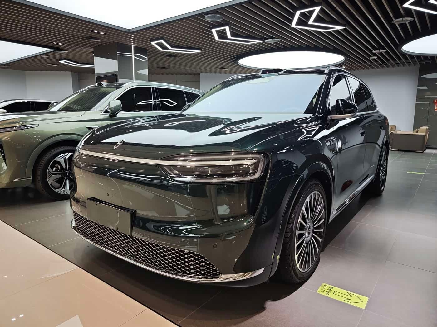 2025 Aito Wenjie AITO M7 Green, 5,000 km, China export – photo 1