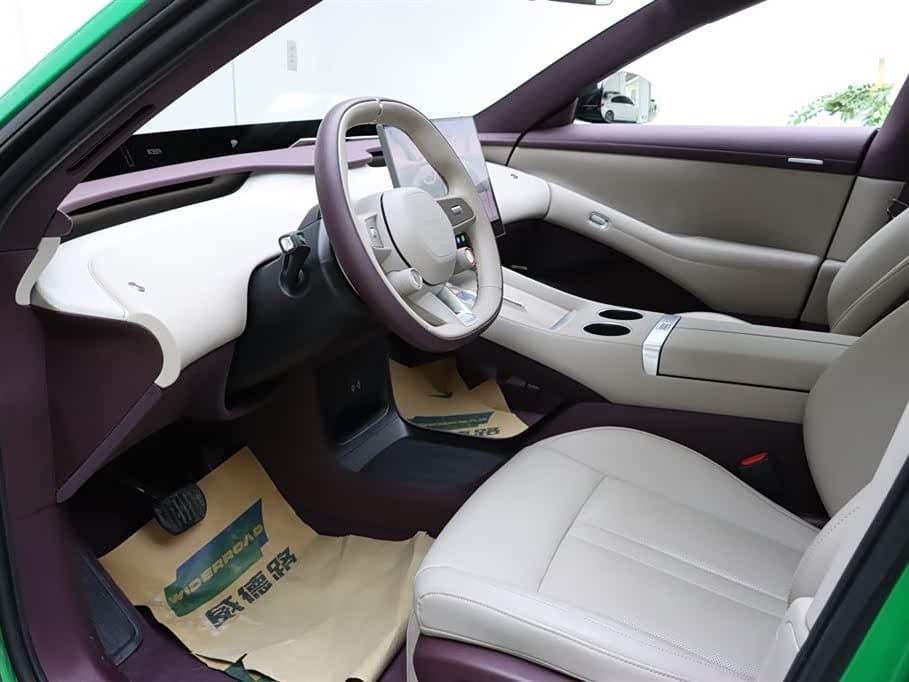 2025 Xiaomi Auto Xiaomi YU7 Green, 19,300 km, China export – photo 14