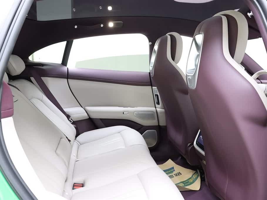 2025 Xiaomi Auto Xiaomi YU7 Green, 19,300 km, China export – photo 16