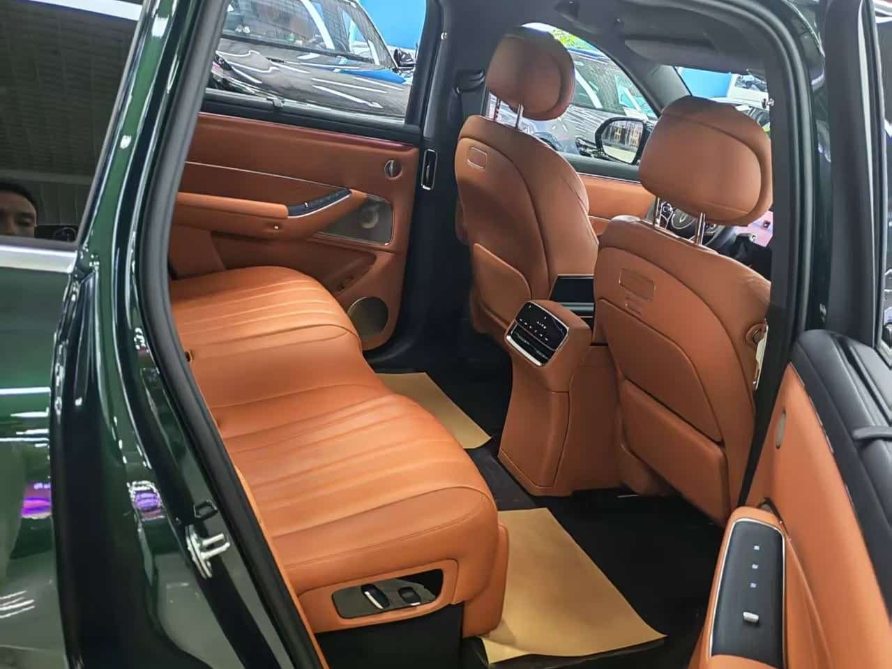 2025 Aito Wenjie AITO M8 Green, 5,000 km, China export – photo 13