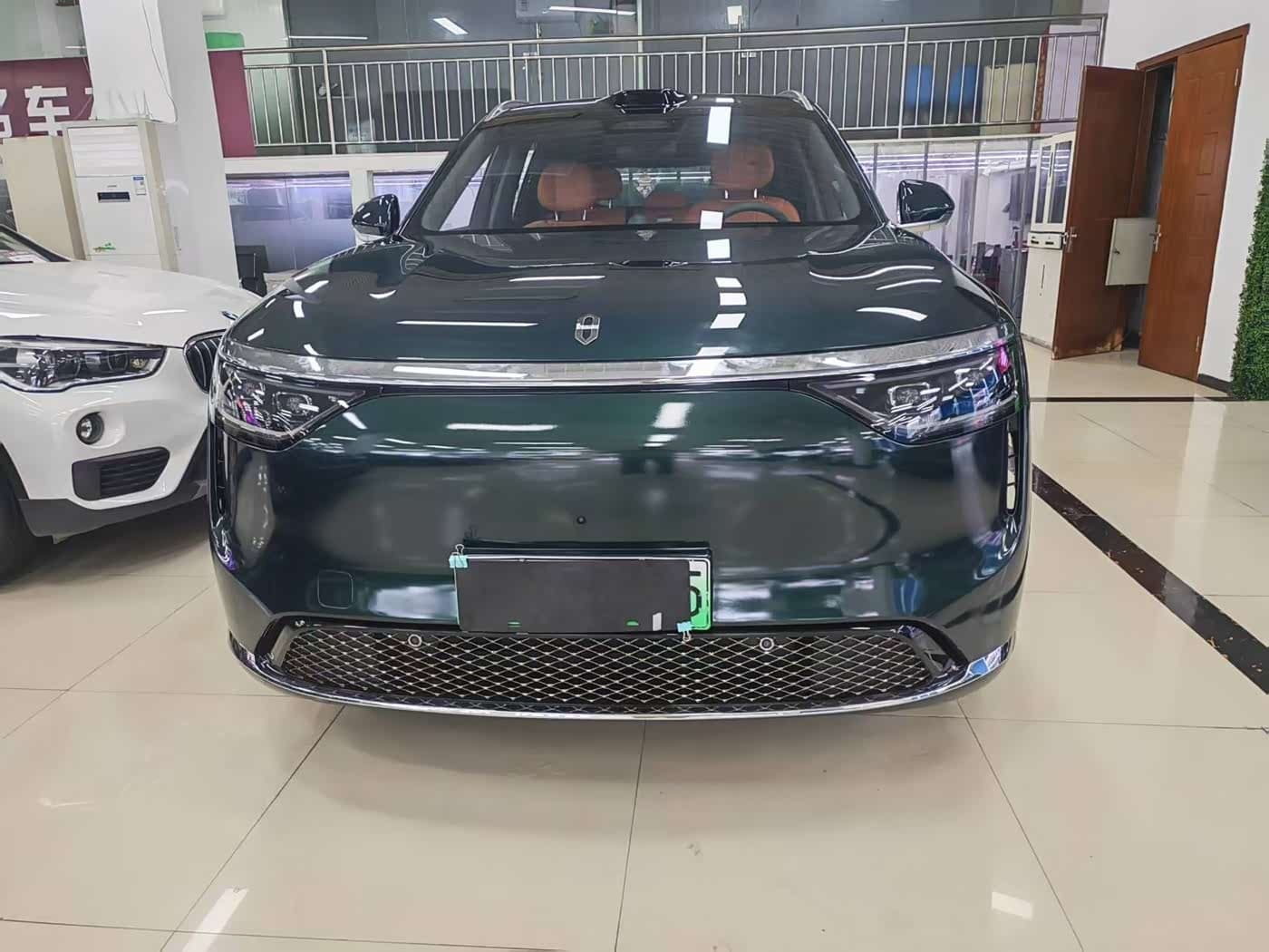 2025 Aito Wenjie AITO M8 Green, 5,000 km, China export – photo 2