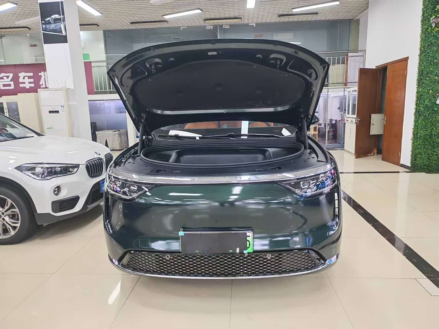 2025 Aito Wenjie AITO M8 Green, 5,000 km, China export – photo 4