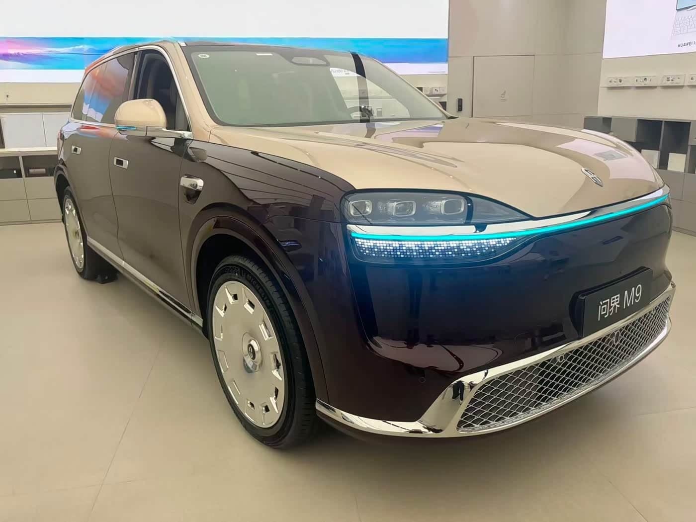 2026 Aito Wenjie AITO M9 Red, 200 km, China export – photo 3
