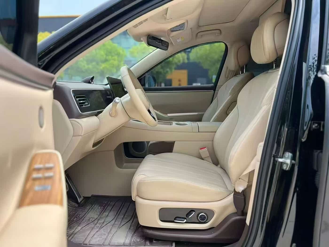 2025 Aito Wenjie AITO M7 Black, 2,000 km, China export – photo 4