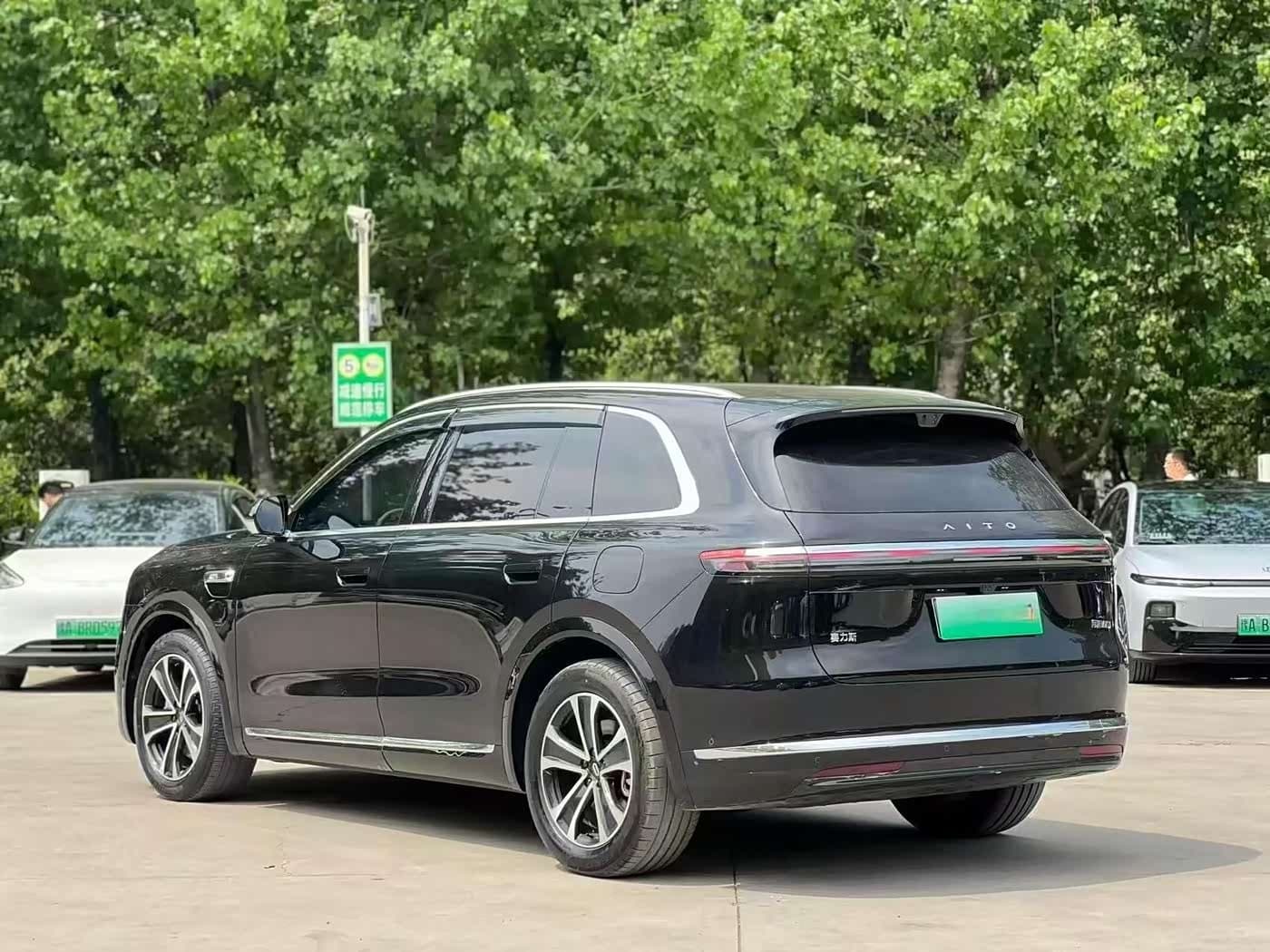 2025 Aito Wenjie AITO M7 Black, 2,000 km, China export – photo 9