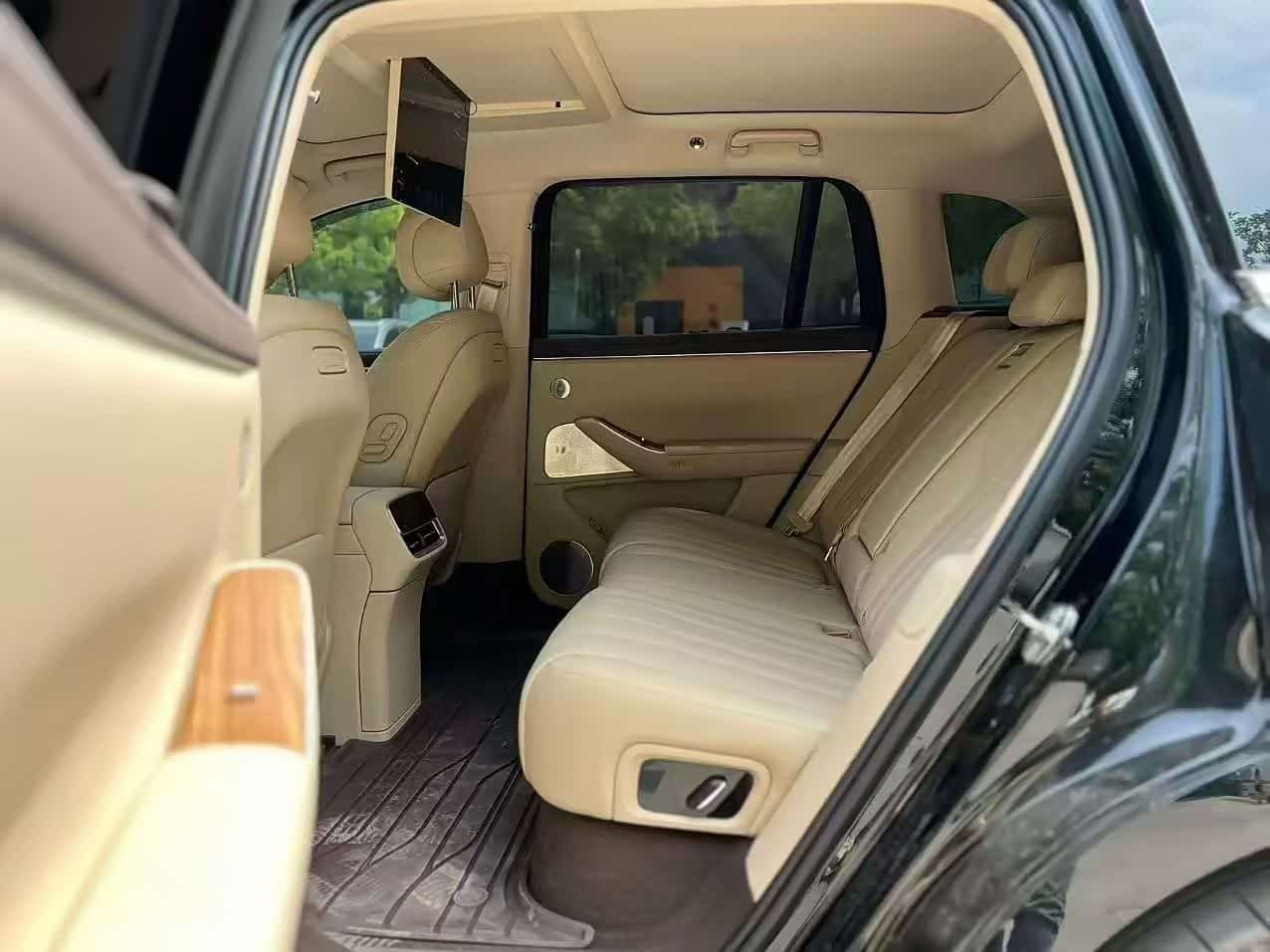 2025 Aito Wenjie AITO M7 Black, 2,000 km, China export – photo 5