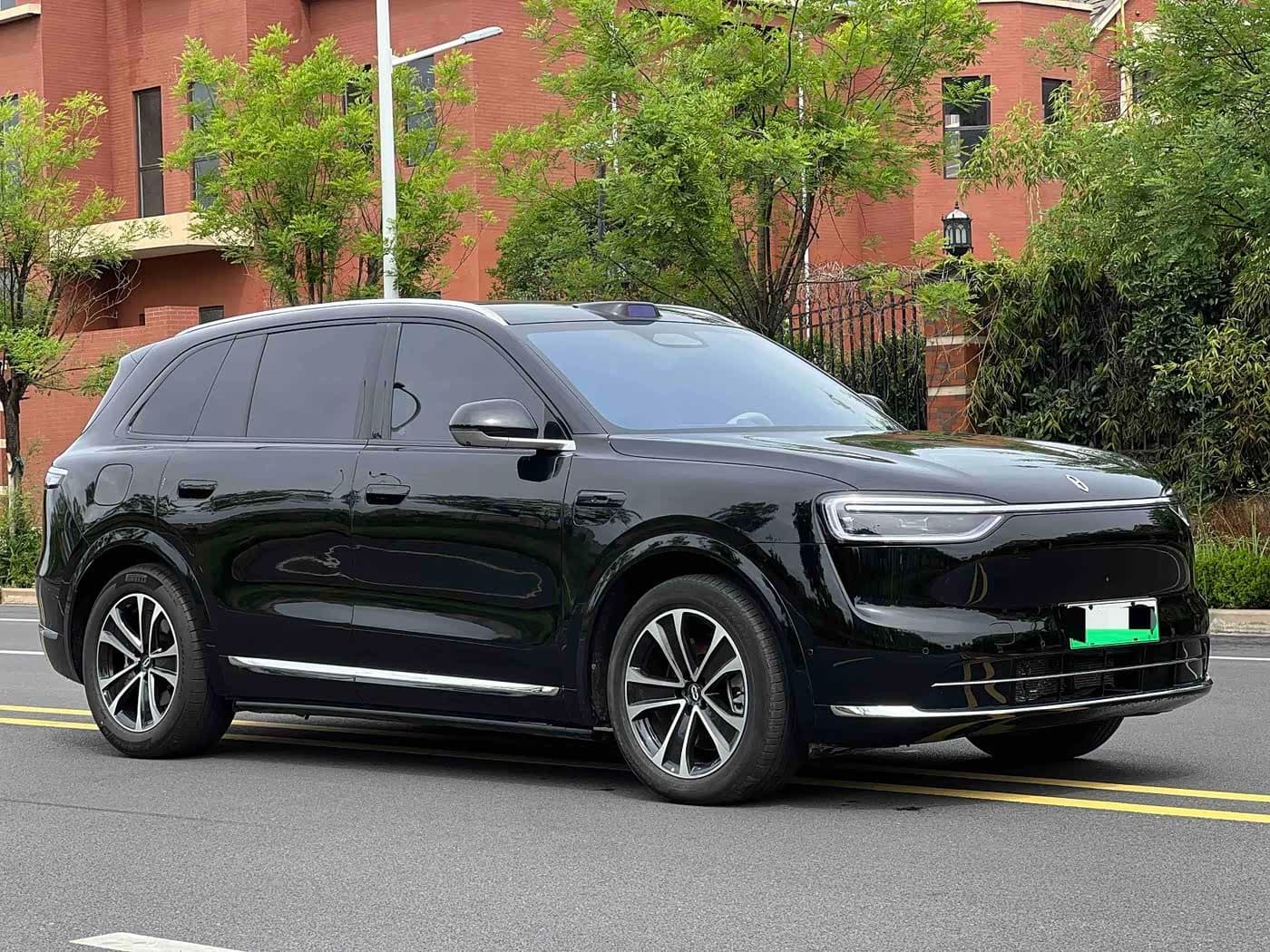 2025 Aito Wenjie AITO M7 Black, 6,000 km, China export – photo 3